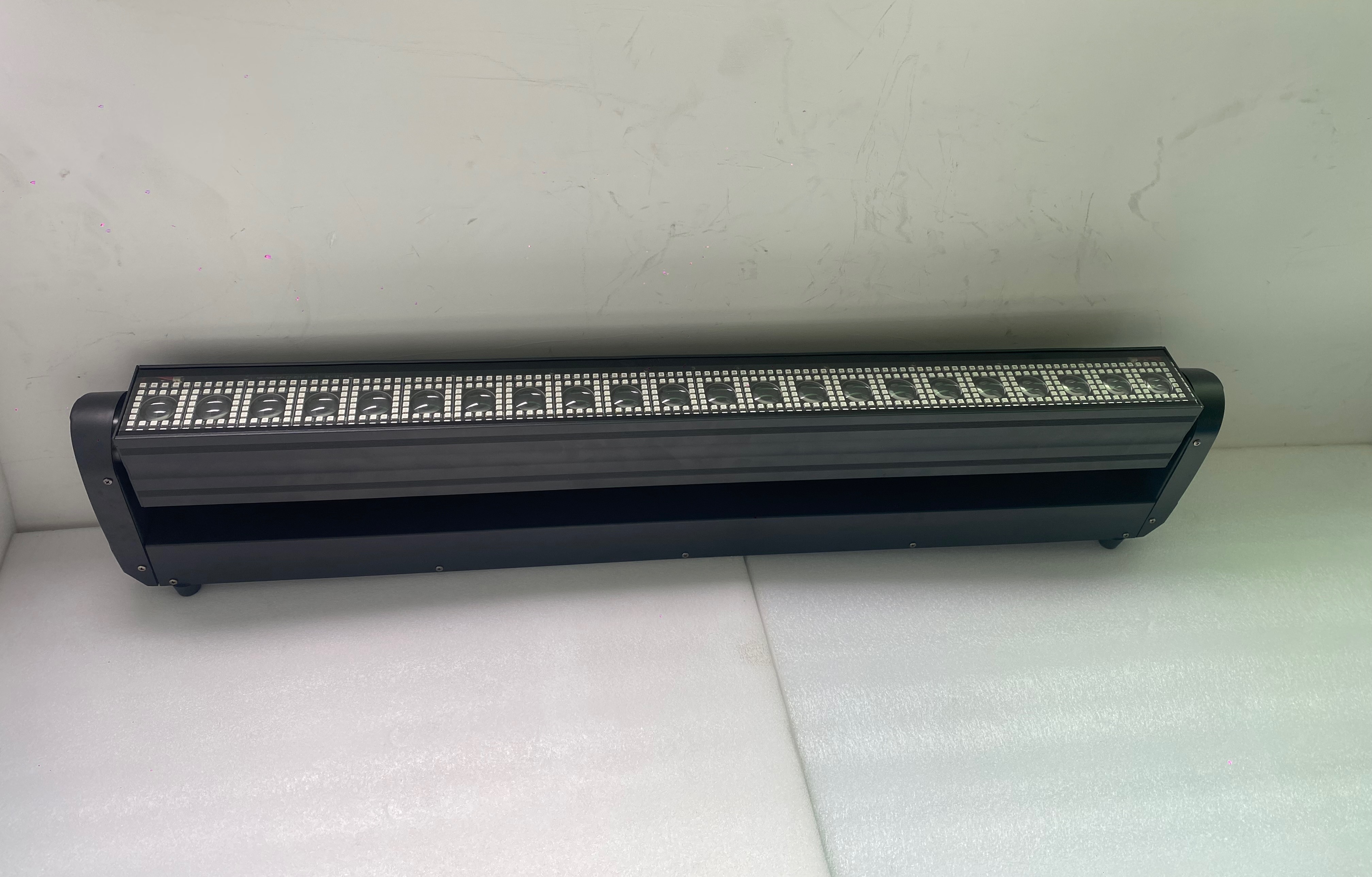 工厂供应 22 长 LED 摇头矩阵灯镭幕灯 dmx 舞台照明