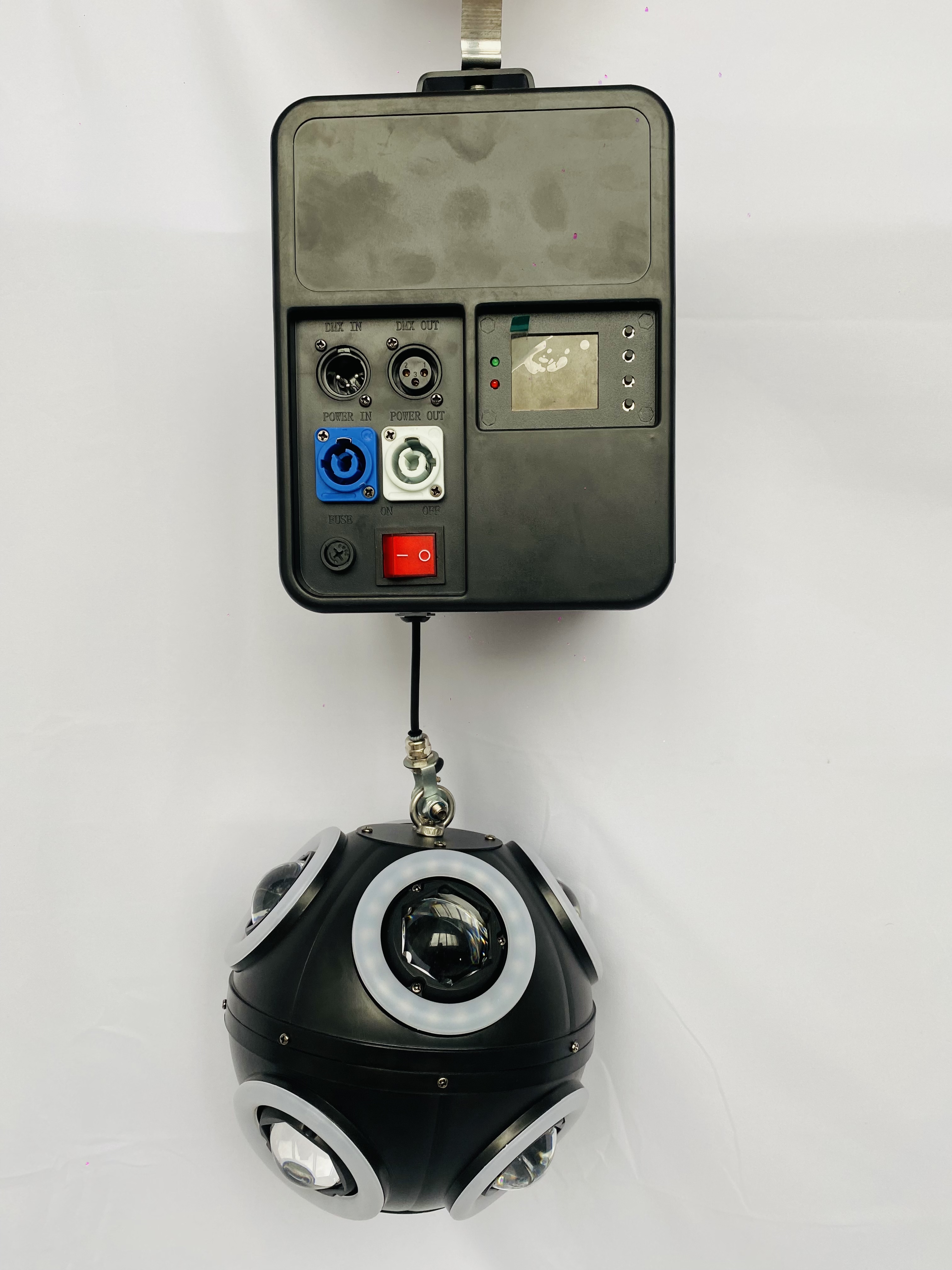 厂家直供更便宜LED升降足球灯条形效果矩阵点控染色爆款3D舞台灯