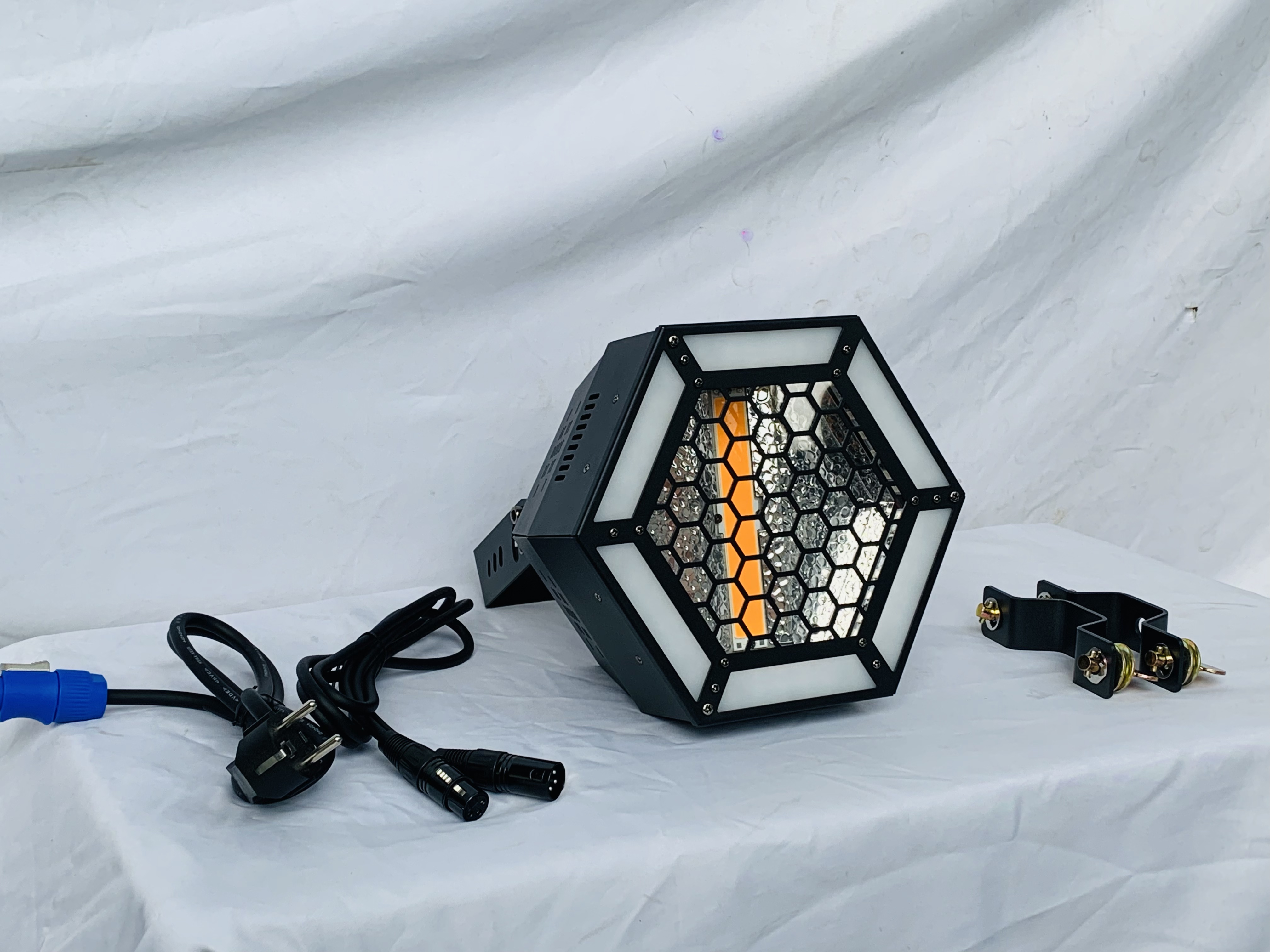 厂家直供 单颗1*60W LED 三合一像素灯 复古灯饰配件 舞台灯光