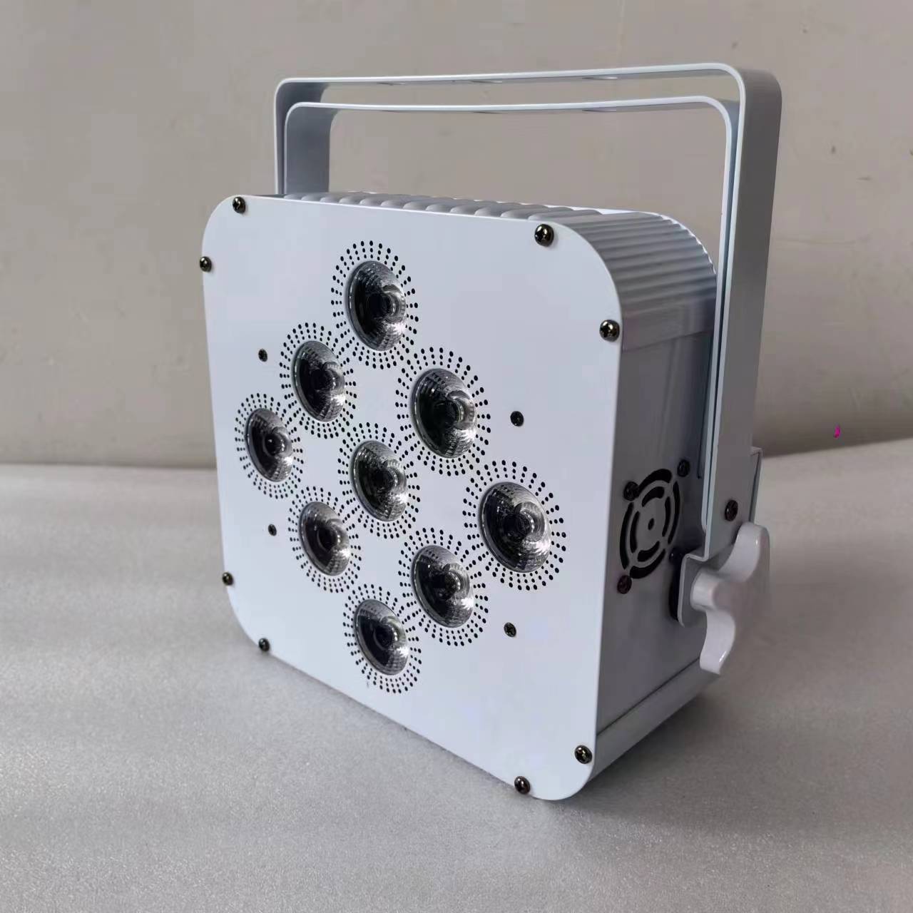 中国制造 9 * 18W 6 合 1 rgbwy+uv 电池帕灯 LED 无线帕灯可洗灯 dmx 控制