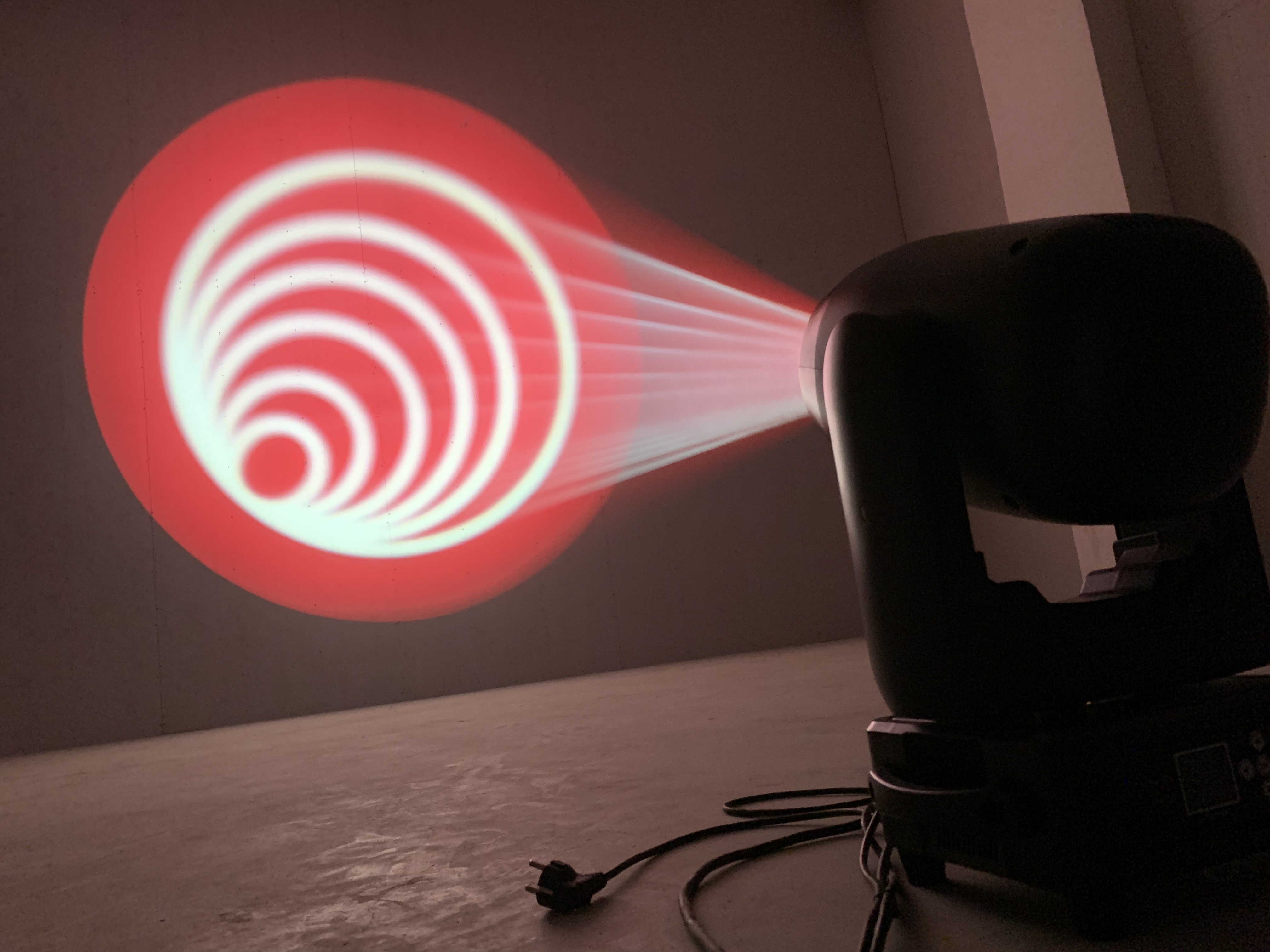 廉价 300W LED 三合一摇头图案灯 光束灯带彩色旋转图案舞台照明